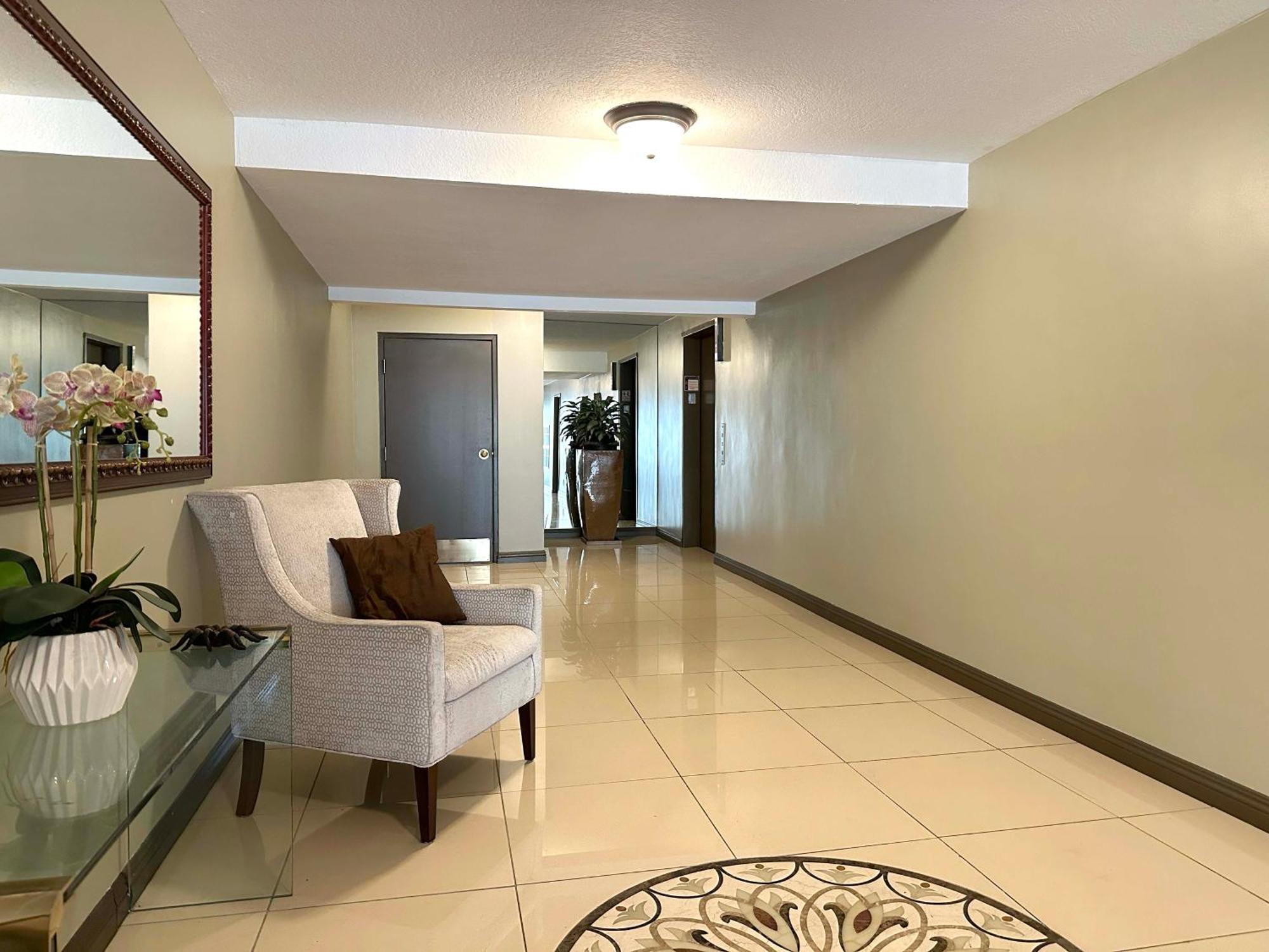 1 Bd Condominium Near Sunset Blvd ลอสแอนเจลิส ภายนอก รูปภาพ